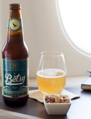 cerveja para beber no avião